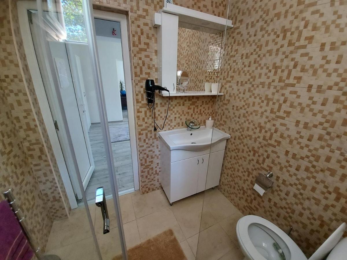 Fenix Apartment & Rooms Vinci Exterior foto