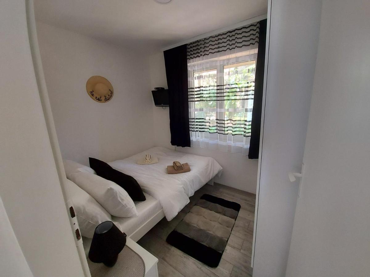 Fenix Apartment & Rooms Vinci Exterior foto